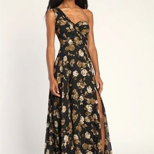 Lulu’s Fashionably Refined Black Floral Print One-Shoulder Maxi Dress